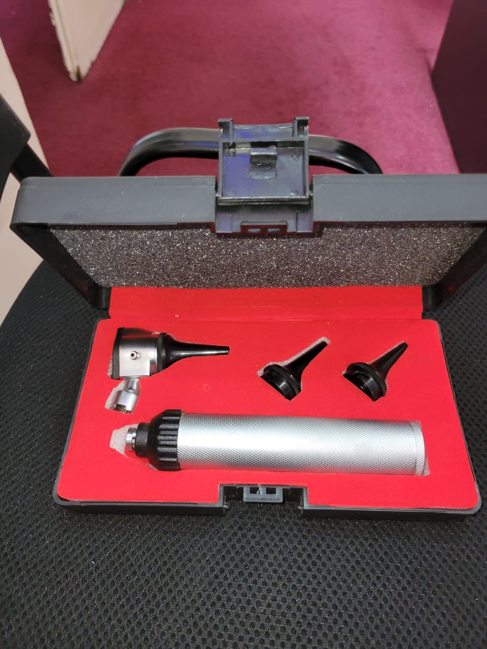 Otoscope set